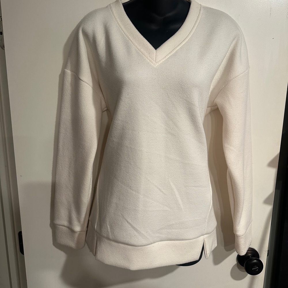 4/$16 Marc New York Andrew Marc Cream V-Neck Sweater Relaxed Fit Long Sleeve